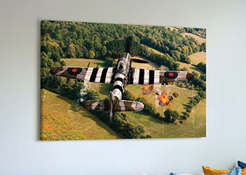 Poster 'Striking Tyhoon' | Canvas | 30 x 20 cm